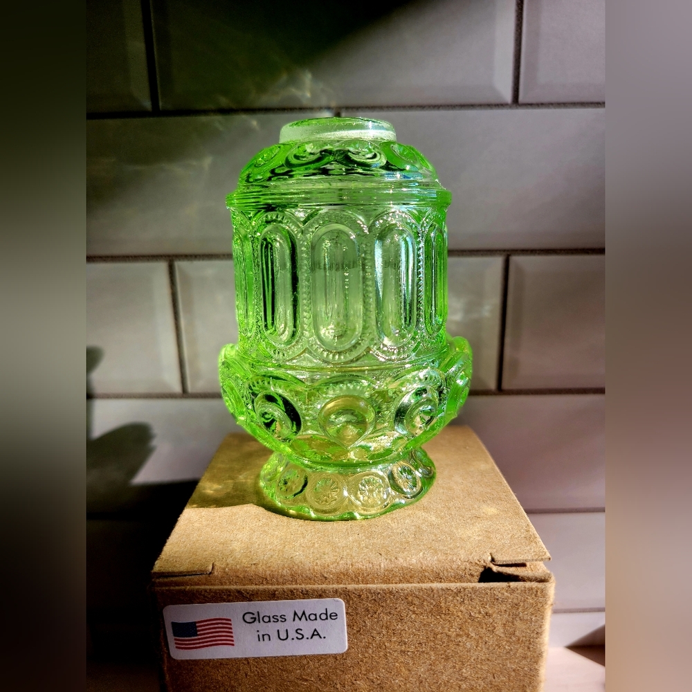 Mini Moon & Stars Fairy Lamp Neon Green Courting Lamp 3 1/4” NIB